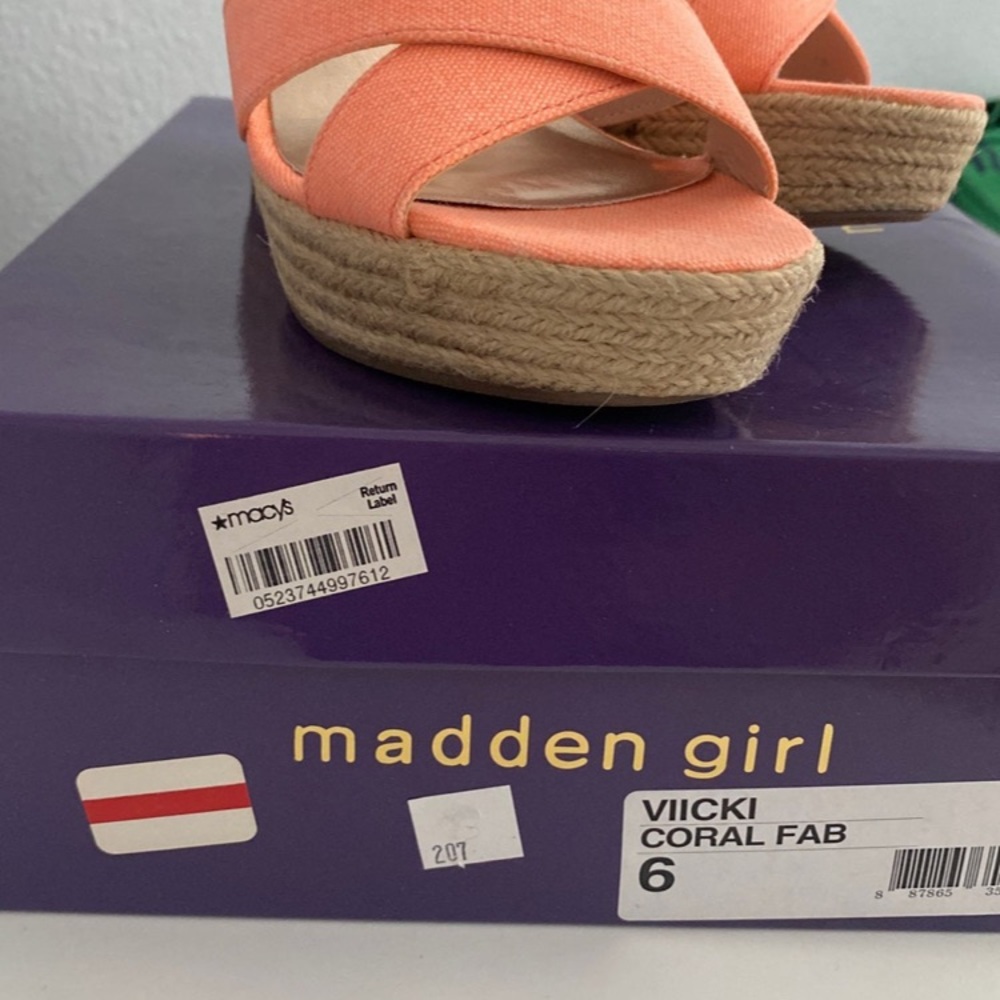 Shoes - Picture 5 of 5